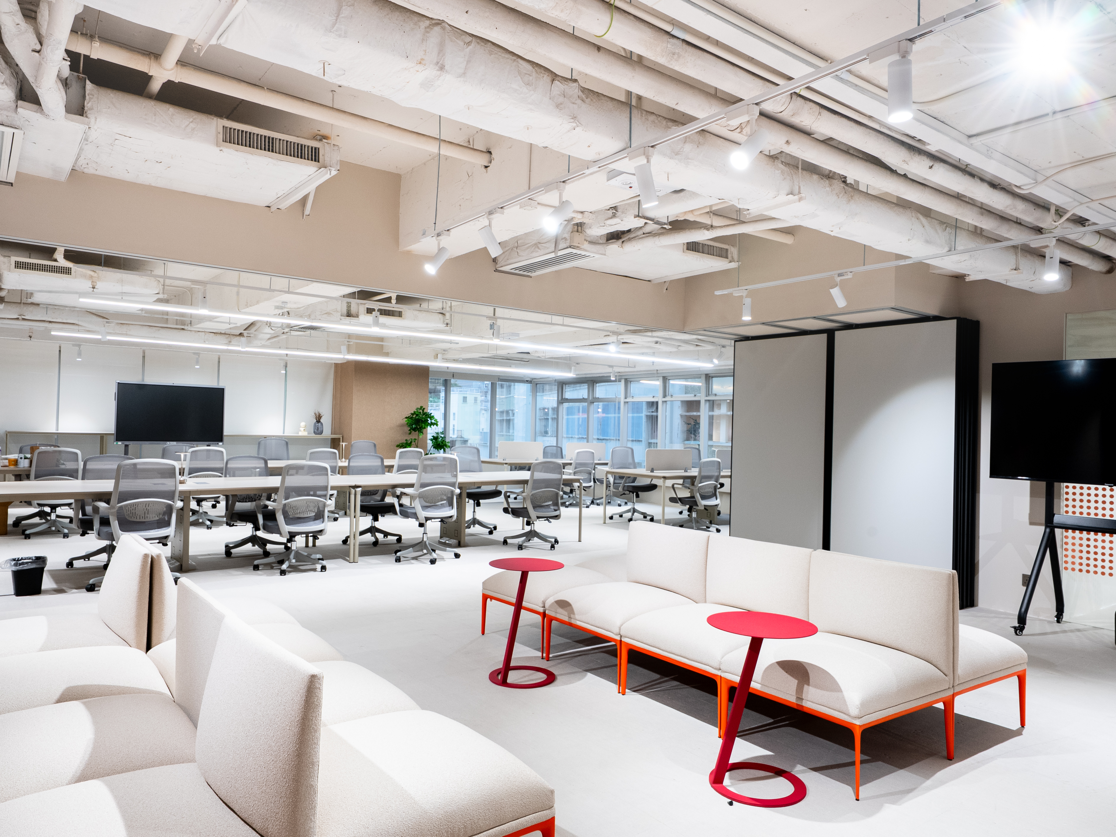 Hot desk area 3